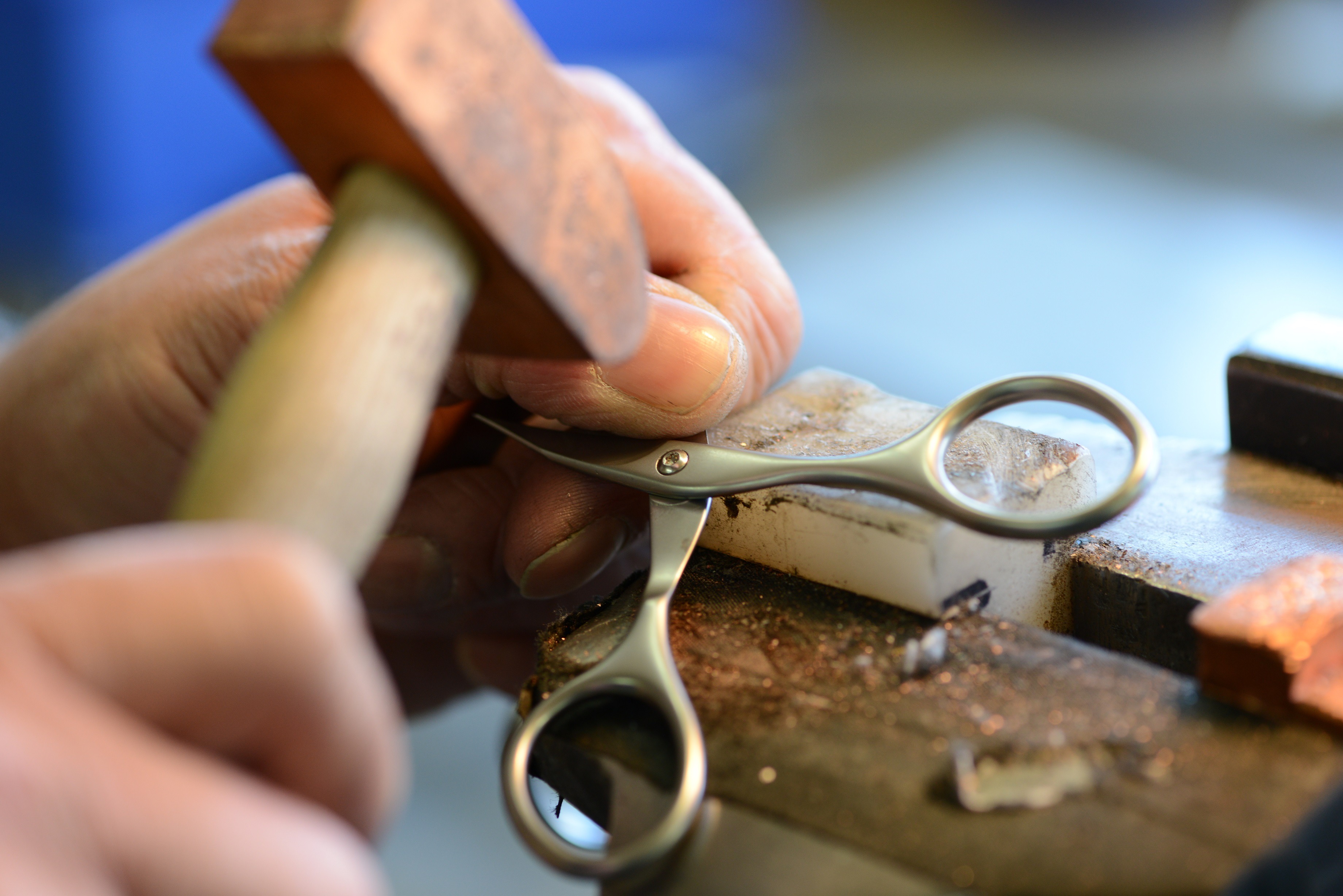 Nagelschere produzieren